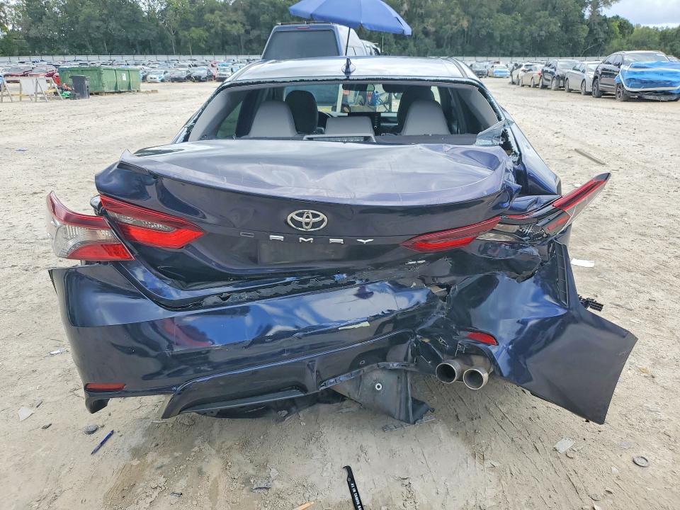 Продаж на аукціоні авто 2021 Toyota Camry, vin: 4T1G11AK4MU569753, номер лоту: 64126466