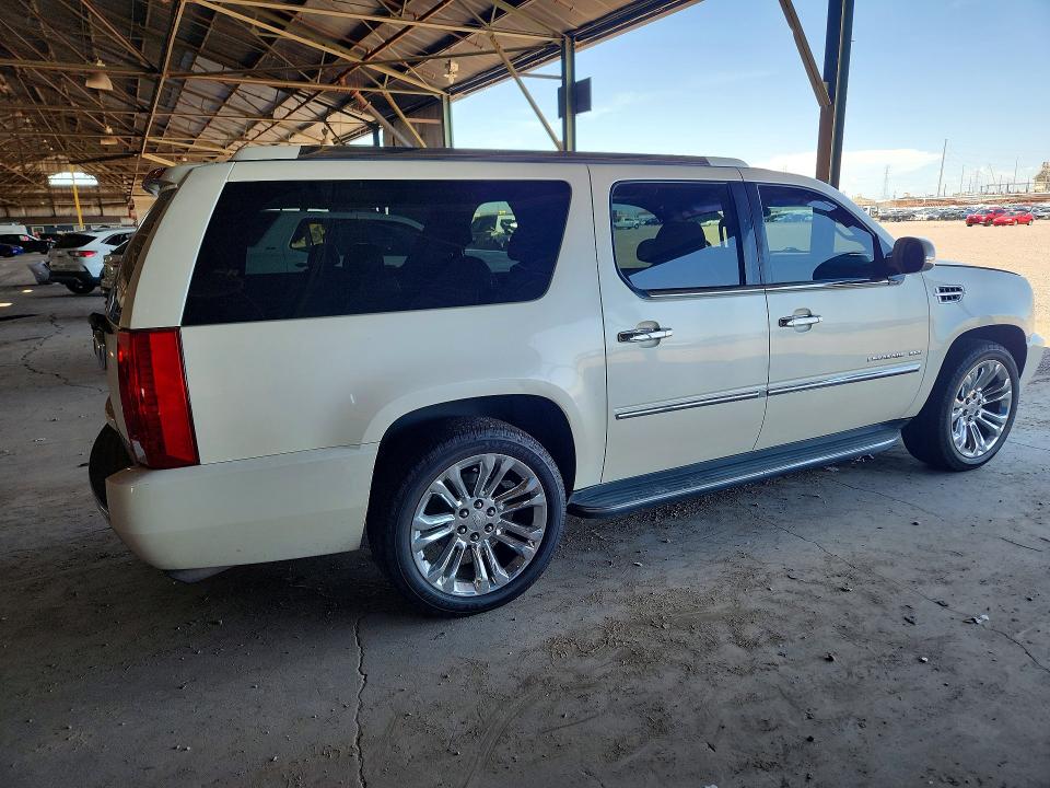2010 Cadillac Escalade მანქანა იყიდება აუქციონზე, vin: 1GYUKHEF2AR135558, აუქციონის ნომერი: 65750106