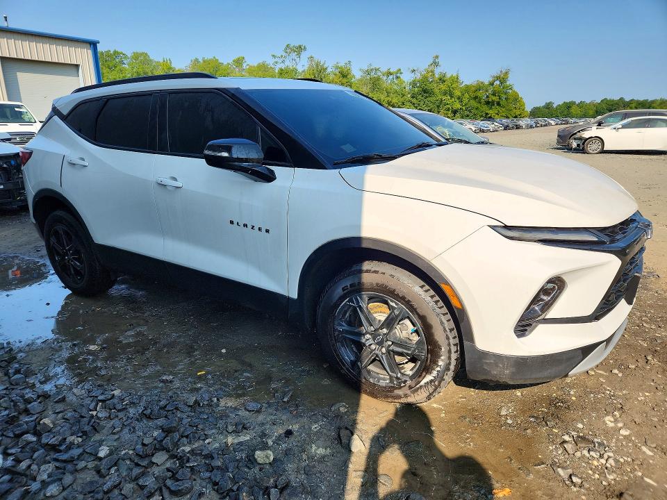 Продаж на аукціоні авто 2023 Chevrolet Blazer, vin: 3GNKBJR44PS177577, номер лоту: 63199876