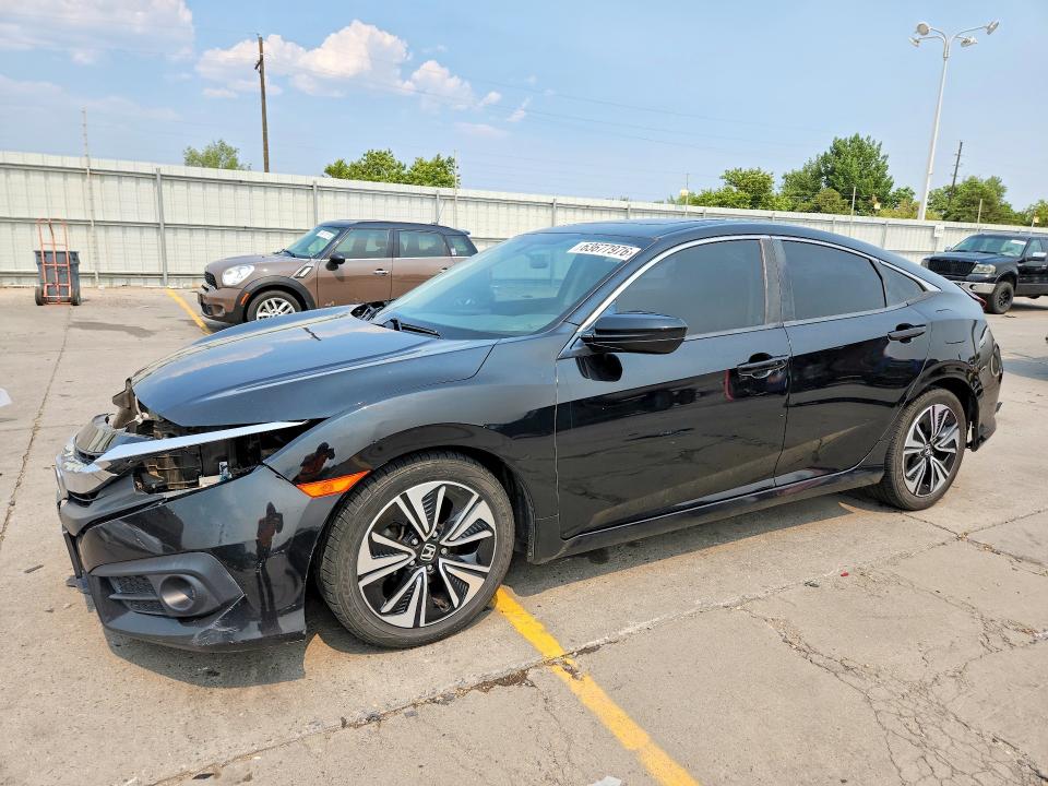 63677976 :رقم المزاد ، JHMFC1F38JX023932 vin ، 2018 Honda Civic مزاد بيع