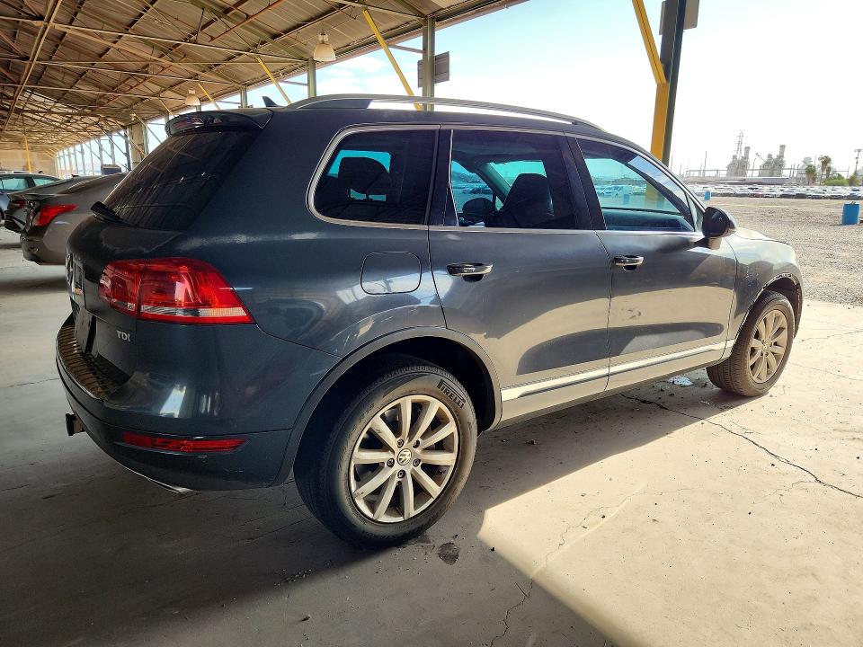 63333496 :رقم المزاد ، WVGFK9BP8CD000100 vin ، 2012 Volkswagen Touareg مزاد بيع