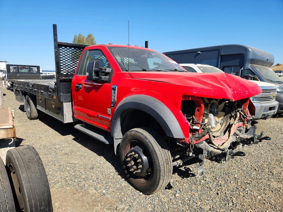 62991756 :رقم المزاد ، 1FDUF5GT6NEE40193 vin ، 2022 Ford F550 مزاد بيع