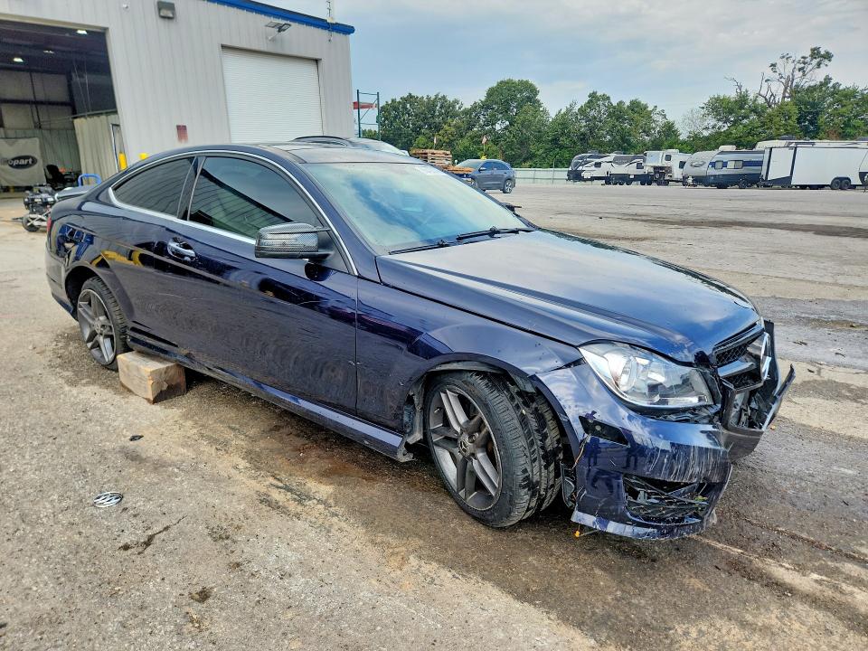66420146 :رقم المزاد ، WDDGJ5HB4CF726904 vin ، 2012 Mercedes-benz C مزاد بيع