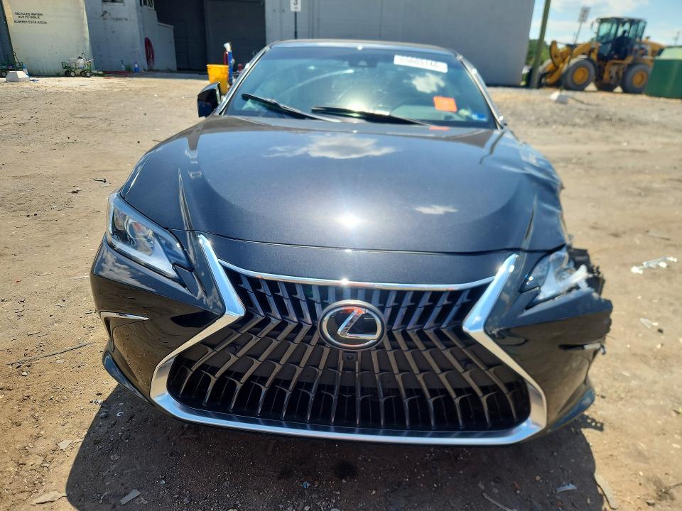 65605146 :رقم المزاد ، 58AEA1C1XSU060350 vin ، 2025 Lexus Es 300h مزاد بيع