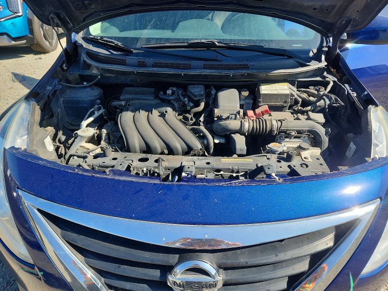 65681696 :رقم المزاد ، 3N1CN7AP7JL823020 vin ، 2018 Nissan Versa مزاد بيع