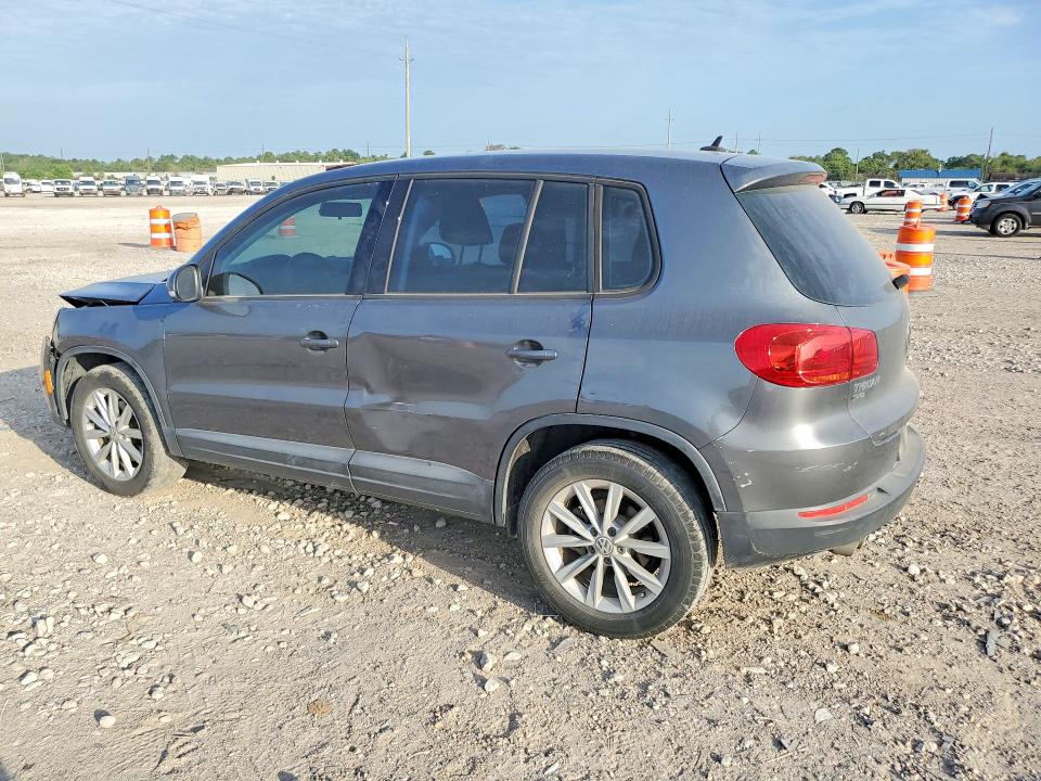 65748636 :رقم المزاد ، WVGAV7AXXHK047543 vin ، 2017 Volkswagen Tiguan مزاد بيع