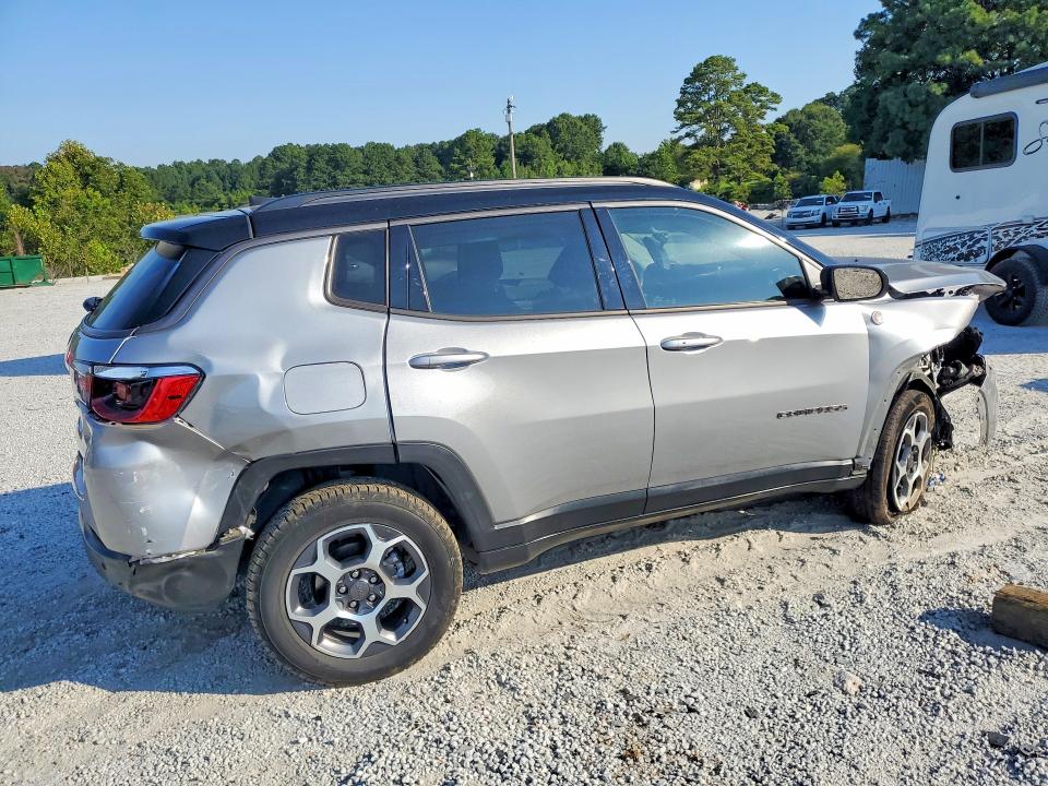 66491776 :رقم المزاد ، 3C4NJDDB1NT108742 vin ، 2022 Jeep Compass مزاد بيع