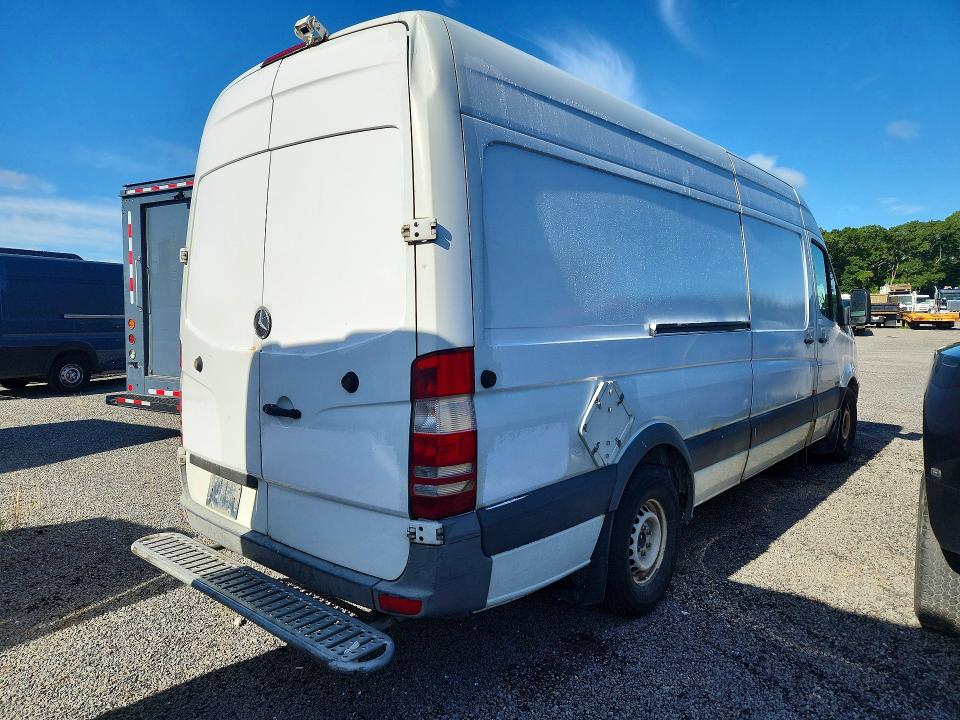 64417736 :رقم المزاد ، WD3PE8CB4B5572636 vin ، 2011 Mercedes-benz Sprinter مزاد بيع