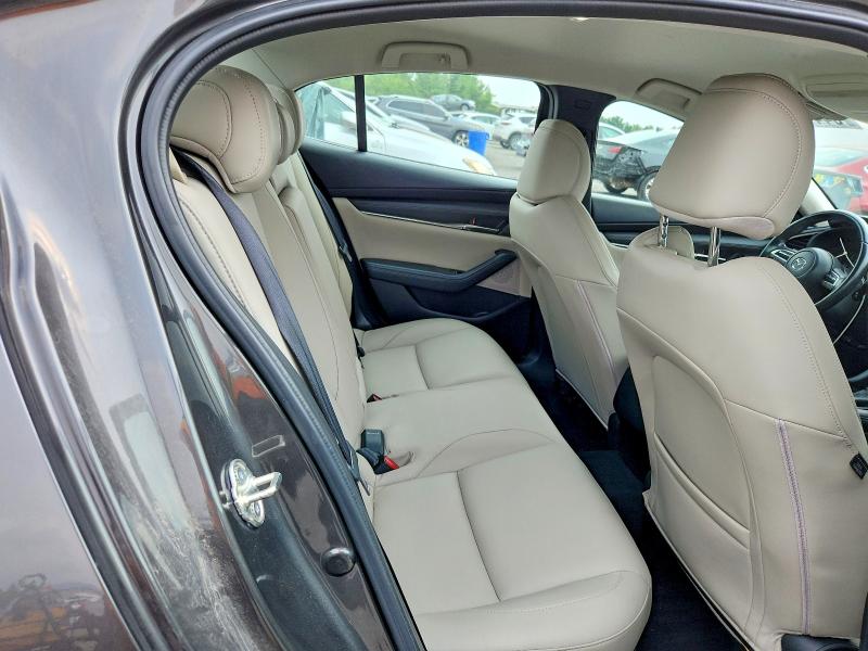 64414226 :رقم المزاد ، 3MZBPAAL3KM111139 vin ، 2019 Mazda 3 مزاد بيع