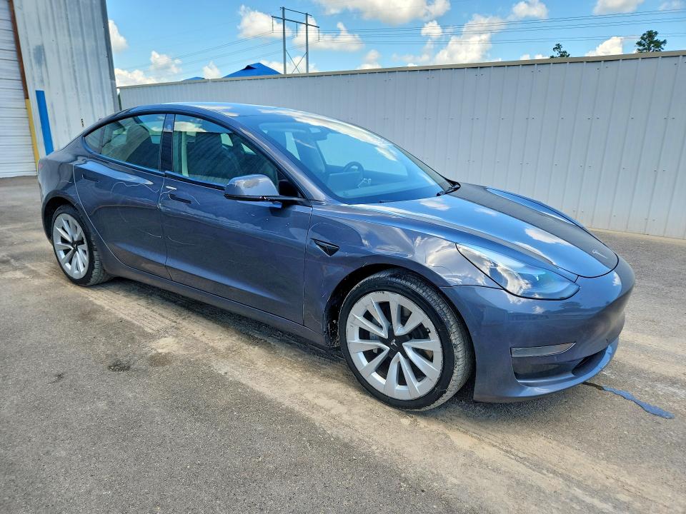 64641516 :رقم المزاد ، 5YJ3E1EA4NF288684 vin ، 2022 Tesla Model 3 مزاد بيع