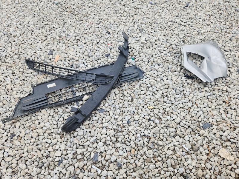 2018 Toyota Rav4 მანქანა იყიდება აუქციონზე, vin: JTMZFREV0JJ162303, აუქციონის ნომერი: 64580906