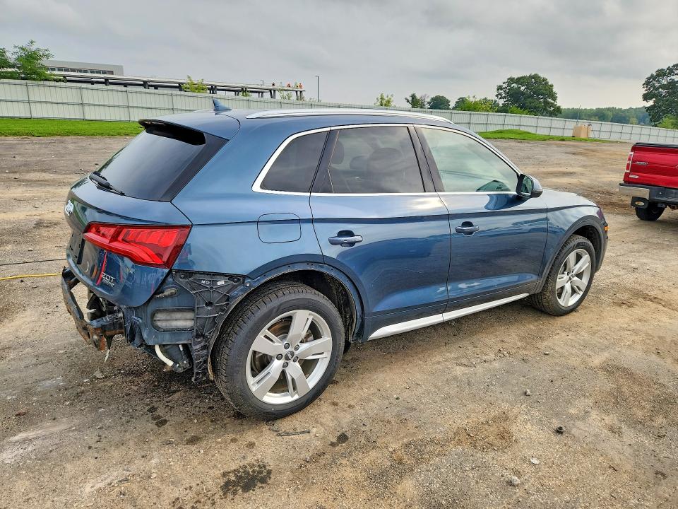 64393626 :رقم المزاد ، WA1BNAFY1J2022201 vin ، 2018 Audi Q5 مزاد بيع