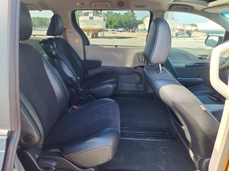 63648666 :رقم المزاد ، 5TDXK3DC0CS239841 vin ، 2012 Toyota Sienna مزاد بيع