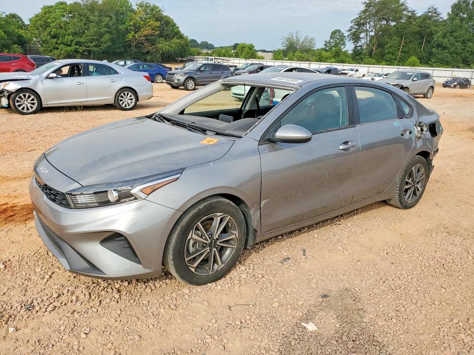65010306 :رقم المزاد ، 3KPF24AD4NE490504 vin ، 2022 Kia Forte مزاد بيع