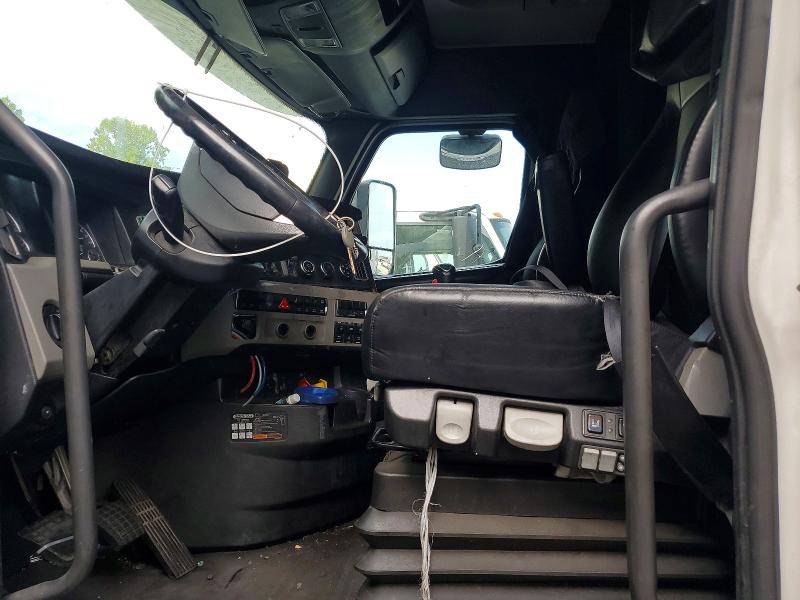 2018 Freightliner Cascadia 126 მანქანა იყიდება აუქციონზე, vin: 3AKJHHDR1JSJZ5673, აუქციონის ნომერი: 63556546