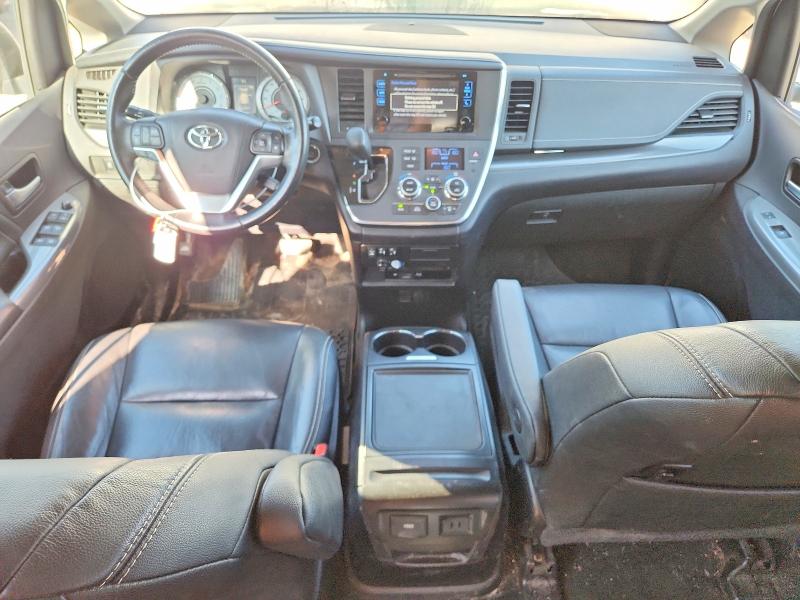 66057326 :رقم المزاد ، 5TDXZ3DCXHS861396 vin ، 2017 Toyota Sienna مزاد بيع