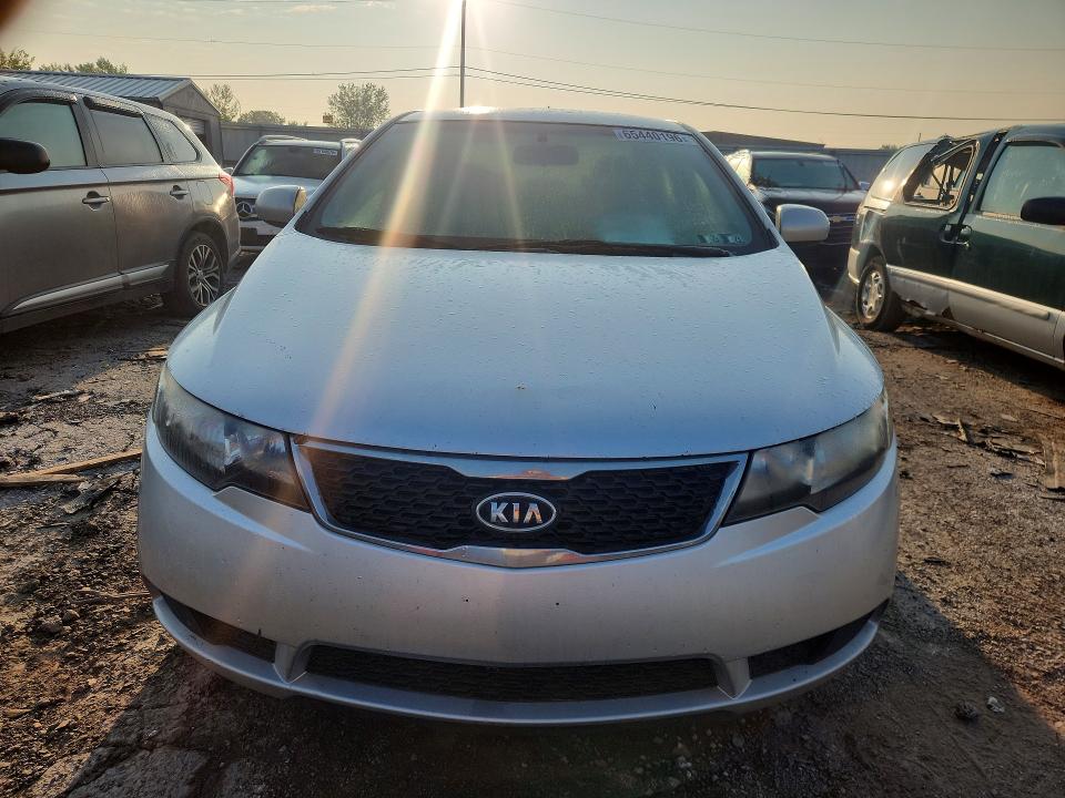 2011 Kia Forte მანქანა იყიდება აუქციონზე, vin: KNAFT4A27B5885521, აუქციონის ნომერი: 65440196