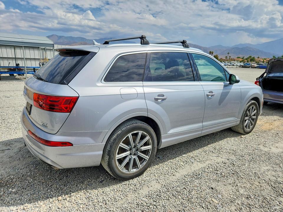 Продаж на аукціоні авто 2017 Audi Q7, vin: WA1LAAF78HD037199, номер лоту: 64467326