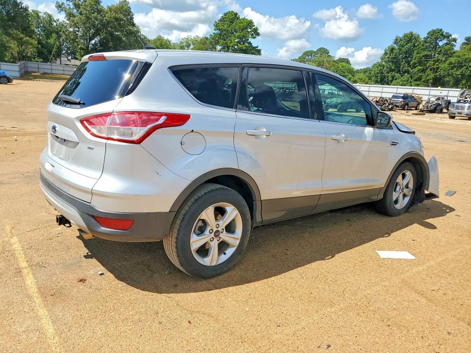 2015 Ford Escape მანქანა იყიდება აუქციონზე, vin: 1FMCU0G72FUA35723, აუქციონის ნომერი: 63150356