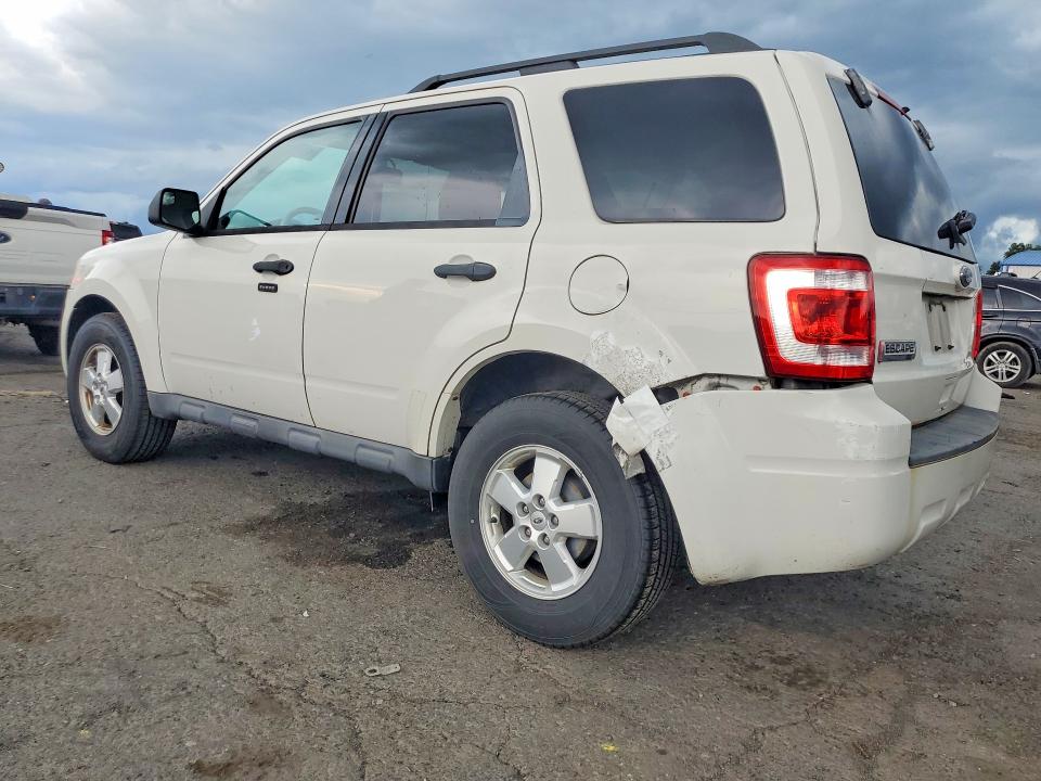63757196 :رقم المزاد ، 1FMCU9D72AKC67221 vin ، 2010 Ford Escape مزاد بيع