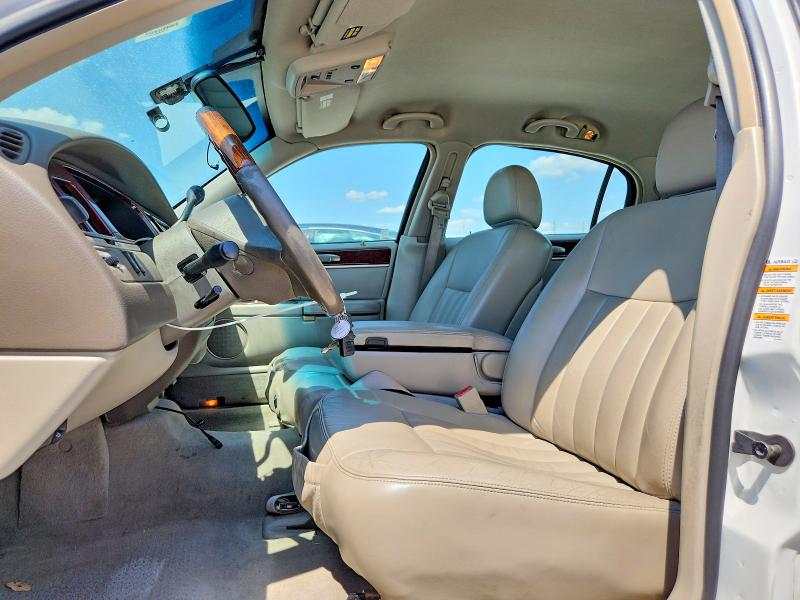 Продаж на аукціоні авто 2003 Lincoln Town Car, vin: 1LNHM82W23Y641806, номер лоту: 65394026