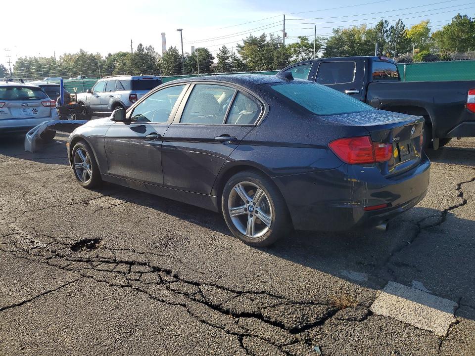 65387486 :رقم المزاد ، WBA3C3C54EP662835 vin ، 2014 Bmw 320 مزاد بيع