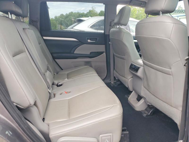 2019 Toyota Highlander მანქანა იყიდება აუქციონზე, vin: 5TDKZRFH2KS339990, აუქციონის ნომერი: 64834606