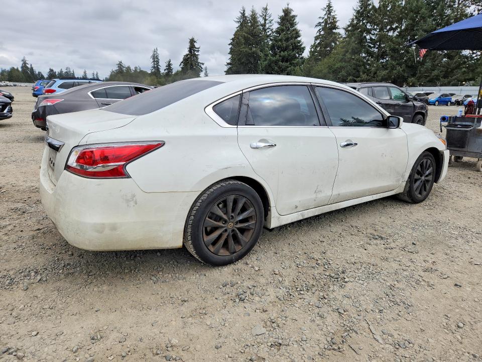 2015 Nissan Altima მანქანა იყიდება აუქციონზე, vin: 1N4AL3AP7FC592020, აუქციონის ნომერი: 65567226