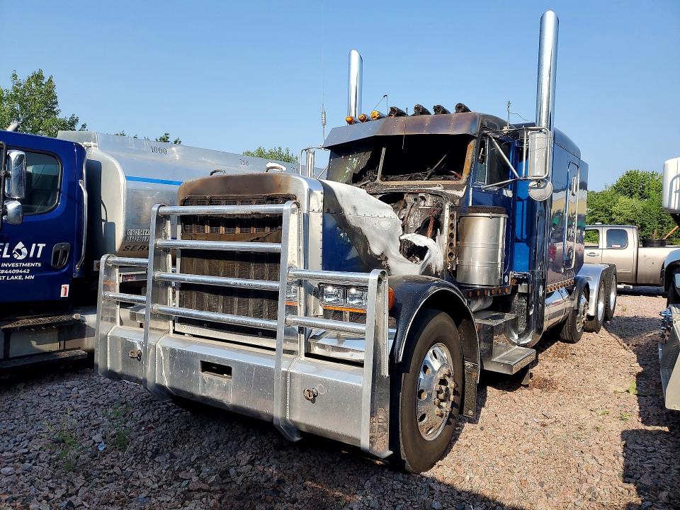 Продажа на аукционе авто 2001 Peterbilt 379, vin: 1XP5DB9X81D563456, номер лота: 64481896