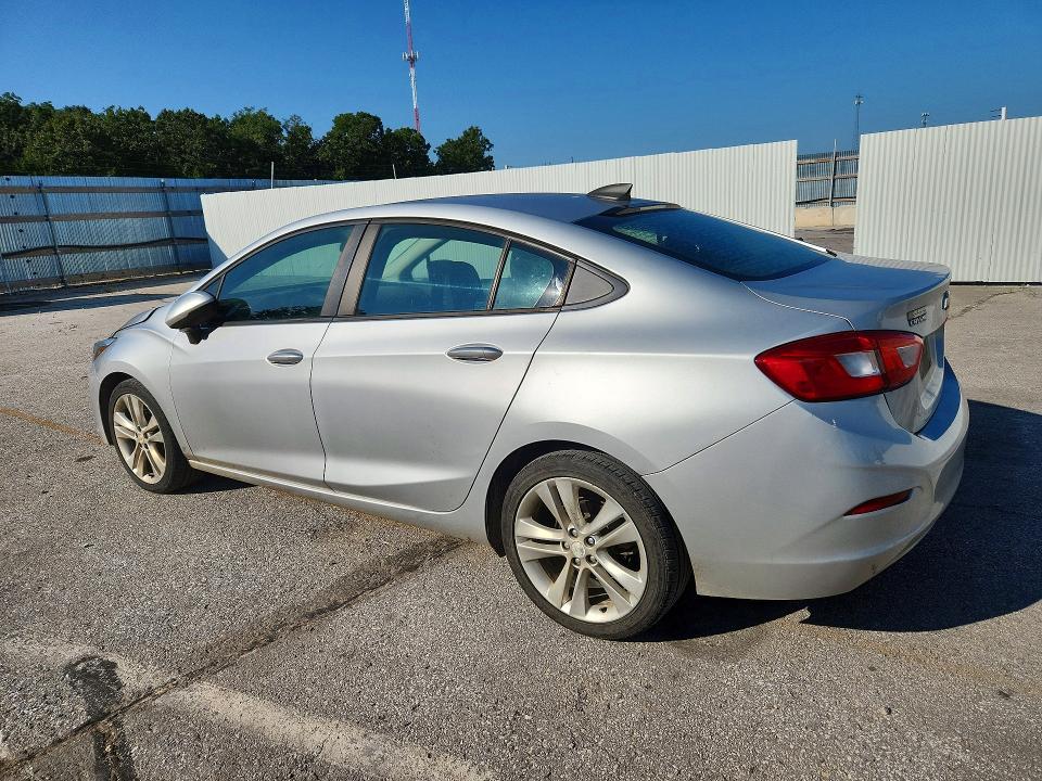 62302146 :رقم المزاد ، 1G1BC5SM5K7105987 vin ، 2019 Chevrolet Cruze مزاد بيع