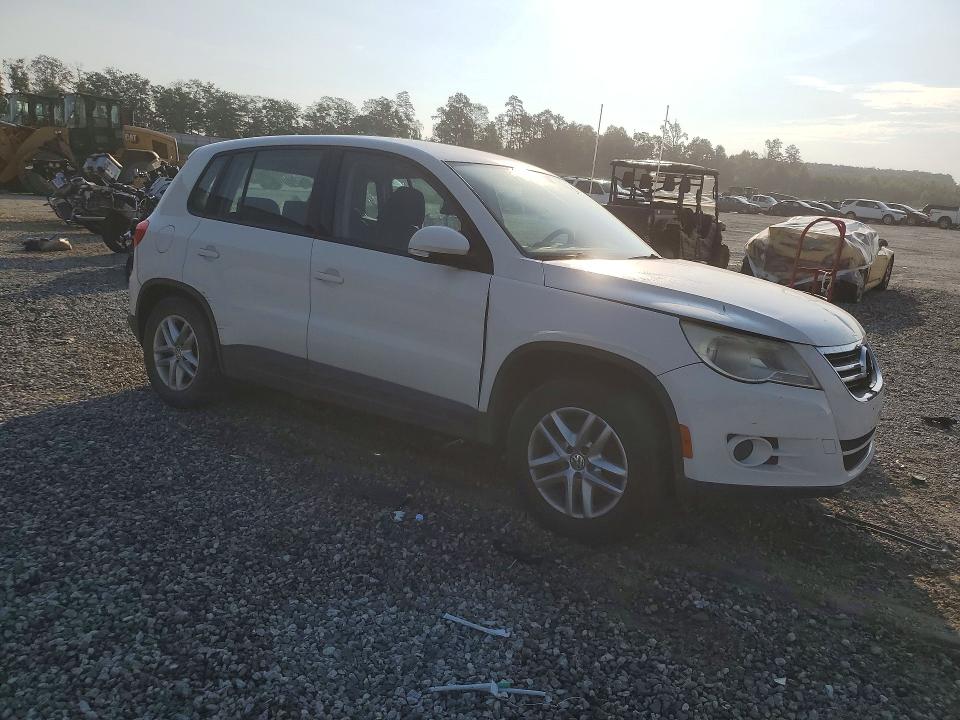 2011 Volkswagen Tiguan მანქანა იყიდება აუქციონზე, vin: WVGAV7AX0BW526845, აუქციონის ნომერი: 66594446