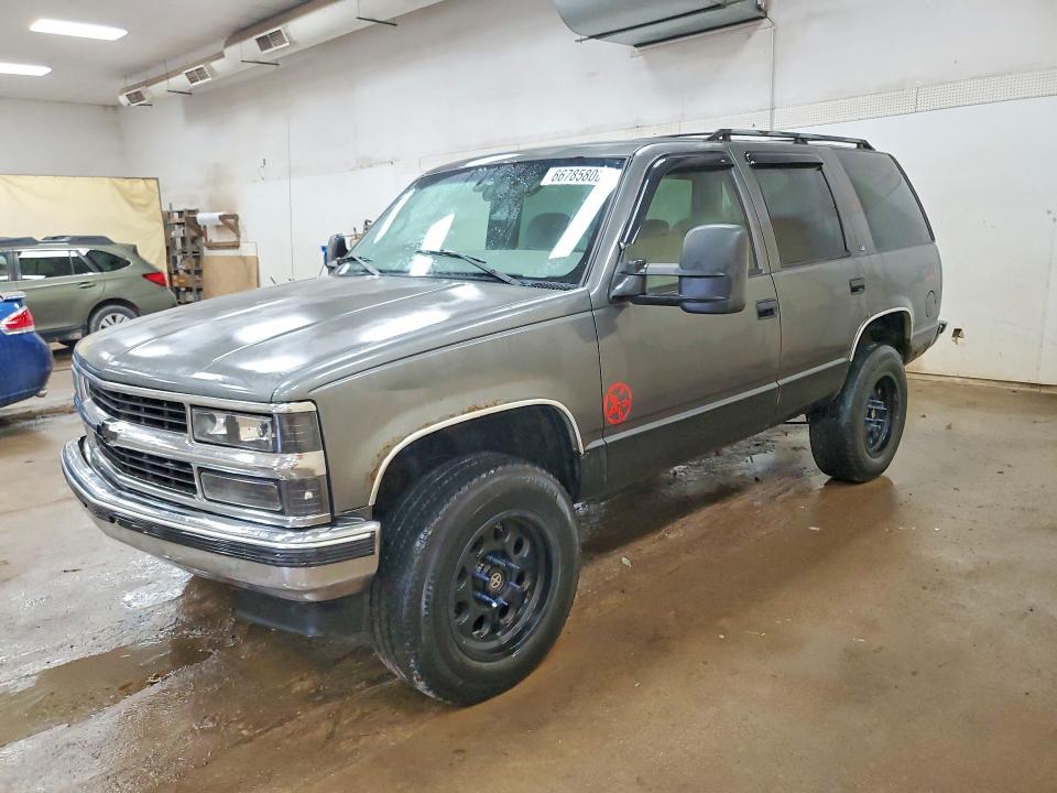 66785806 :رقم المزاد ، 1GNEK13R2XJ525959 vin ، 1999 Chevrolet Tahoe مزاد بيع