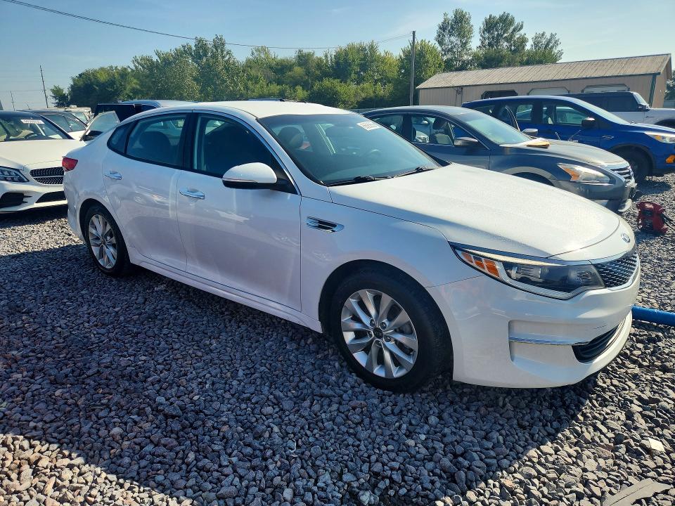 Продаж на аукціоні авто 2018 Kia Optima, vin: 5XXGT4L32JG252271, номер лоту: 66585656