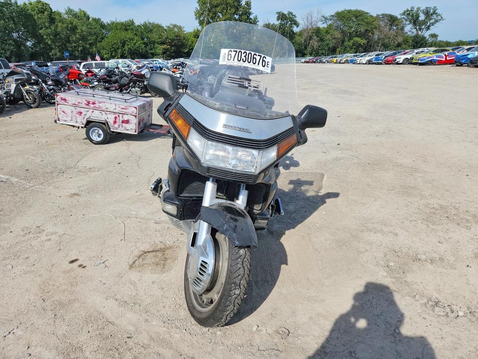 67030676 :رقم المزاد ، 1HFSC2261PA500806 vin ، 1993 Honda Gl1500 مزاد بيع