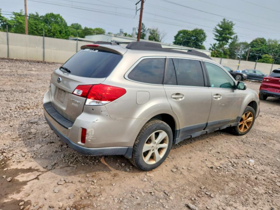 2014 Subaru Outback მანქანა იყიდება აუქციონზე, vin: 4S4BRBCC5E3310534, აუქციონის ნომერი: 63305426