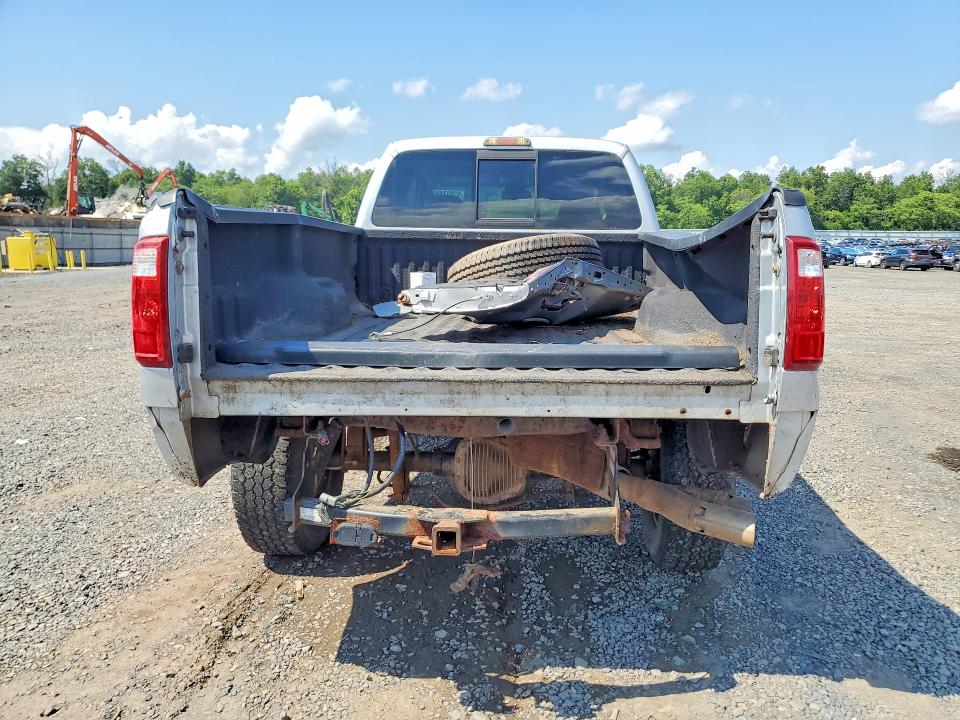 63437486 :رقم المزاد ، 1FTWX31RX8EA32117 vin ، 2008 Ford F350 مزاد بيع