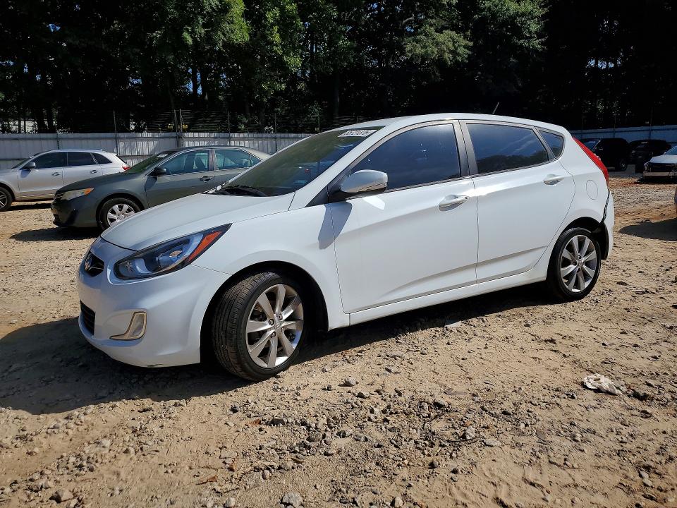 Продаж на аукціоні авто 2013 Hyundai Accent, vin: KMHCU5AE7DU133812, номер лоту: 65721376