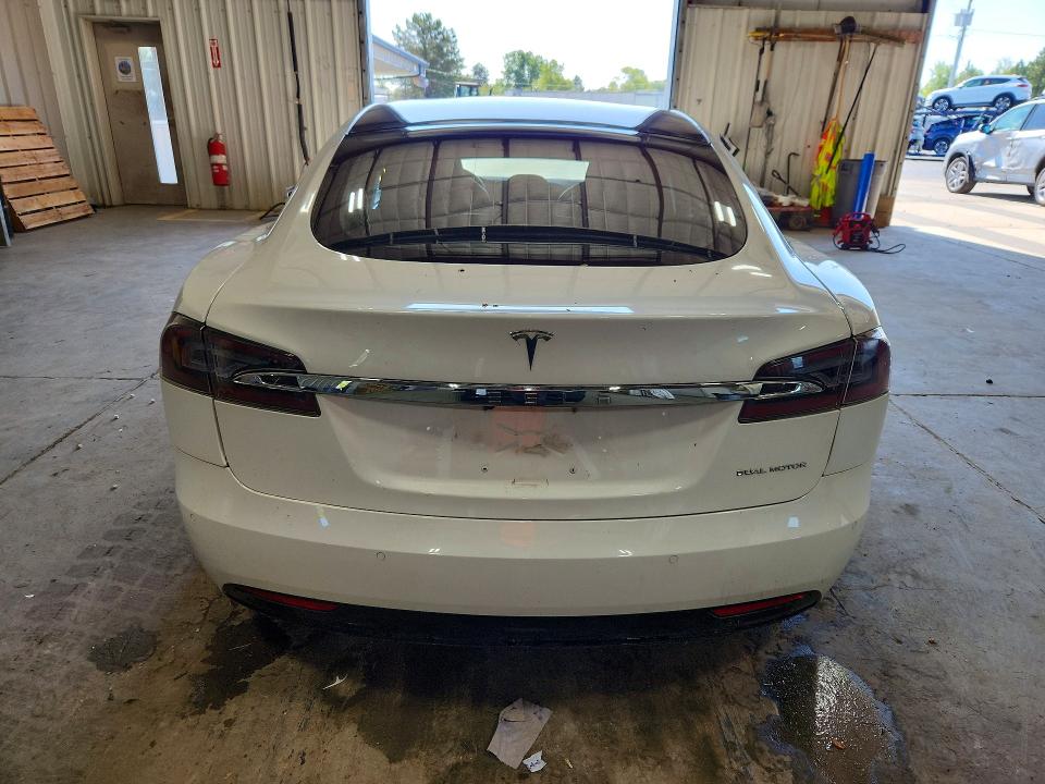 63131826 :رقم المزاد ، 5YJSA1E24LF359444 vin ، 2020 Tesla Model S مزاد بيع