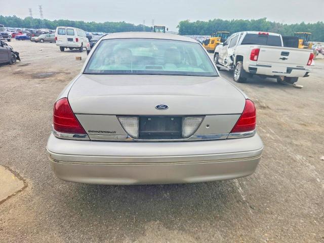 2004 Ford Crown Victoria მანქანა იყიდება აუქციონზე, vin: 2FAFP74W84X168706, აუქციონის ნომერი: 63492696