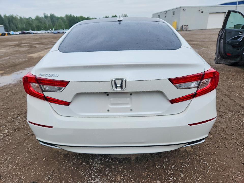62051876 :رقم المزاد ، 1HGCV1F57JA804851 vin ، 2018 Honda Accord مزاد بيع