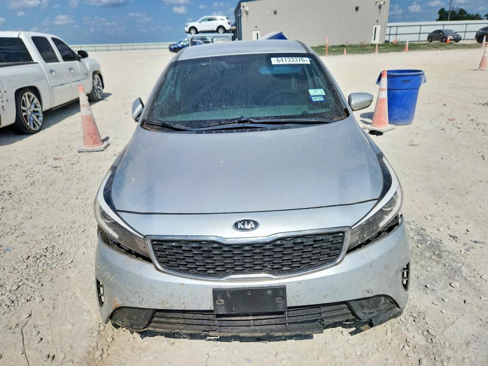 64133376 :رقم المزاد ، 3KPFK4A76HE072184 vin ، 2017 Kia Forte مزاد بيع
