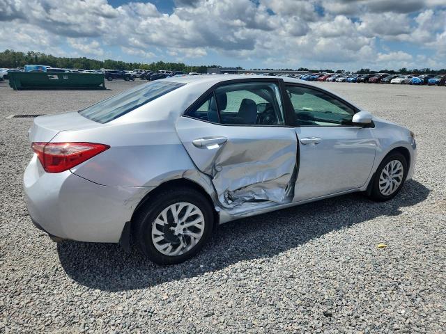 64639156 :رقم المزاد ، 5YFBURHE9JP795283 vin ، 2018 Toyota Corolla مزاد بيع