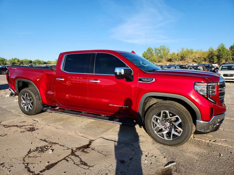 66026576 :رقم المزاد ، 3GTUUDEDXNG618437 vin ، 2022 Gmc Sierra مزاد بيع