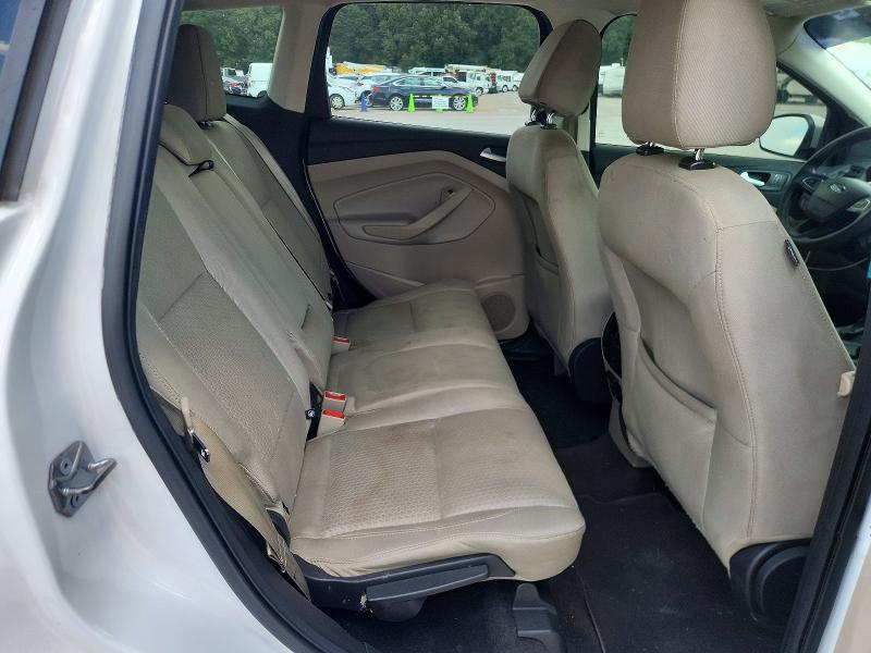 65689906 :رقم المزاد ، 1FMCU0GD7HUE42803 vin ، 2017 Ford Escape مزاد بيع