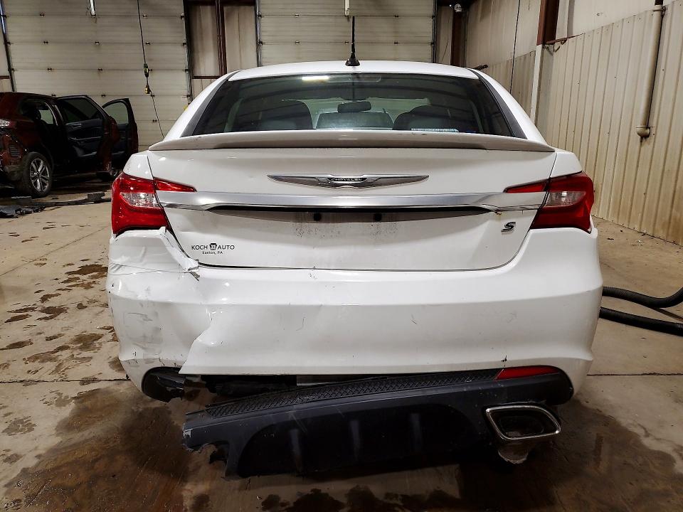 Продаж на аукціоні авто 2013 Chrysler 200, vin: 1C3CCBCG9DN738031, номер лоту: 67065196