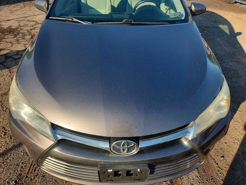 64095356 :رقم المزاد ، 4T1BF1FK6GU586515 vin ، 2016 Toyota Camry مزاد بيع