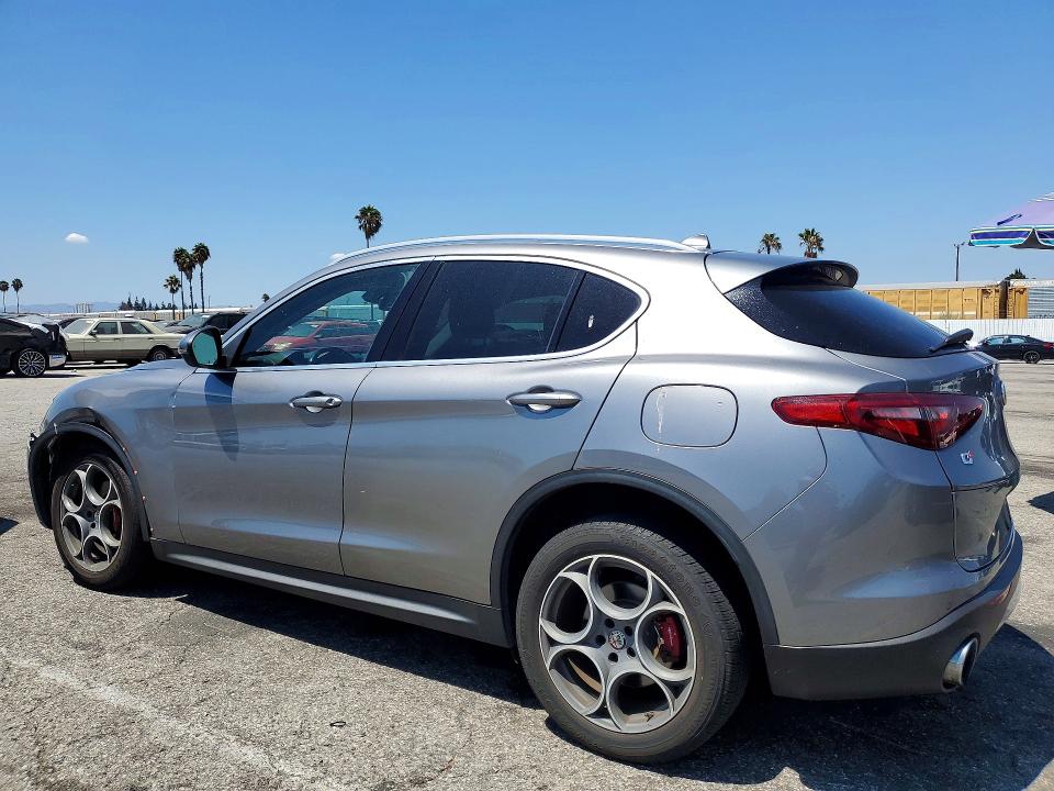 Продаж на аукціоні авто 2018 Alfa Romeo Stelvio, vin: ZASFAKBN6J7B66843, номер лоту: 64586116