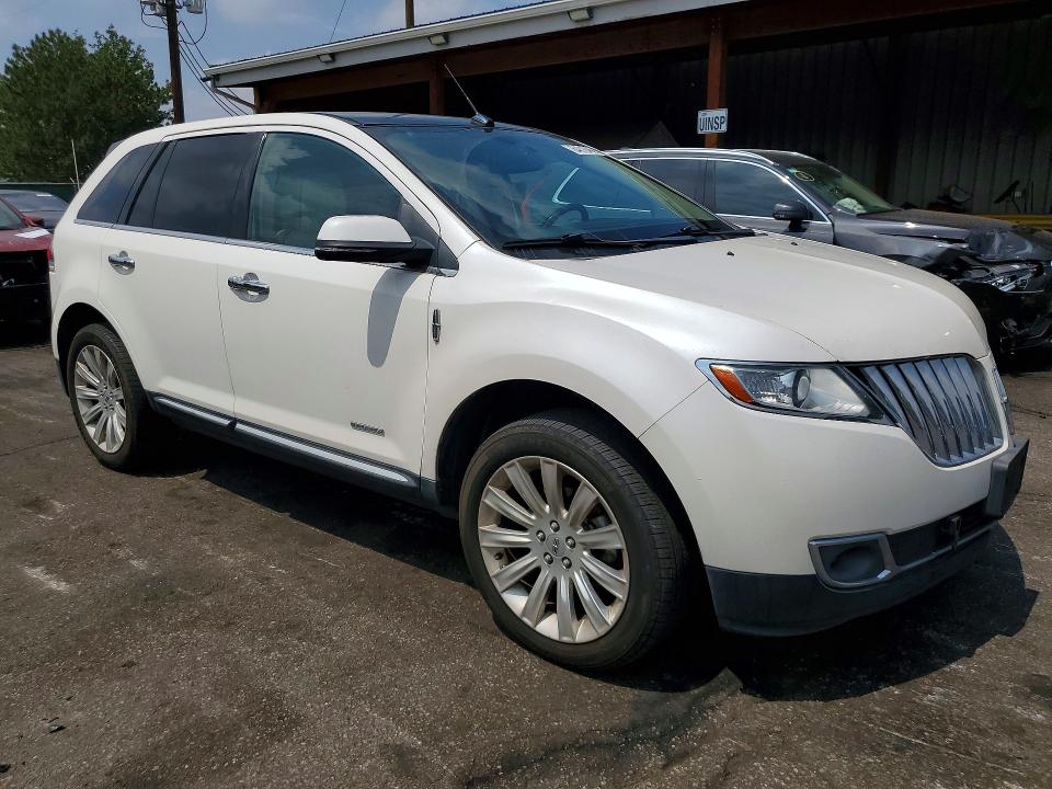 2015 Lincoln Mkx მანქანა იყიდება აუქციონზე, vin: 2LMDJ8JKXFBL25744, აუქციონის ნომერი: 64816466
