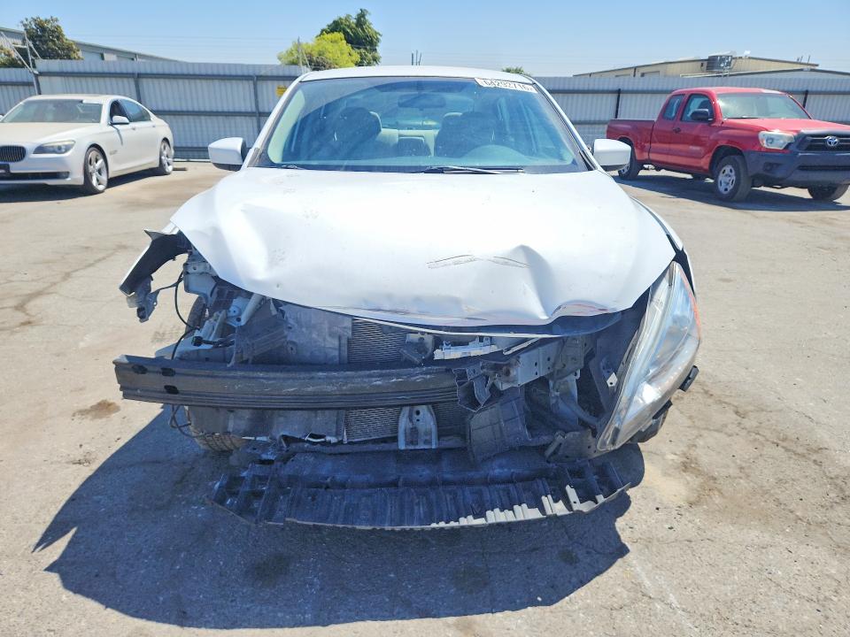 2015 Nissan Sentra მანქანა იყიდება აუქციონზე, vin: 3N1AB7AP5FY373037, აუქციონის ნომერი: 64292716
