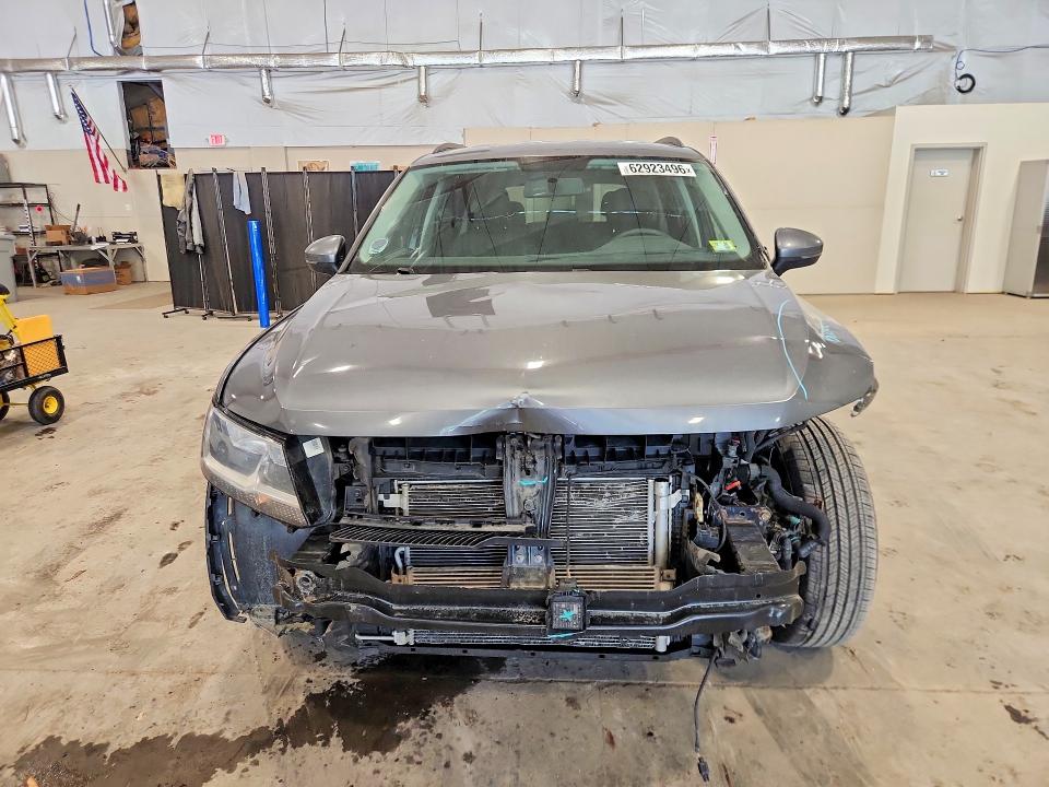 62923496 :رقم المزاد ، 3VV0B7AX4MM097612 vin ، 2021 Volkswagen Tiguan مزاد بيع